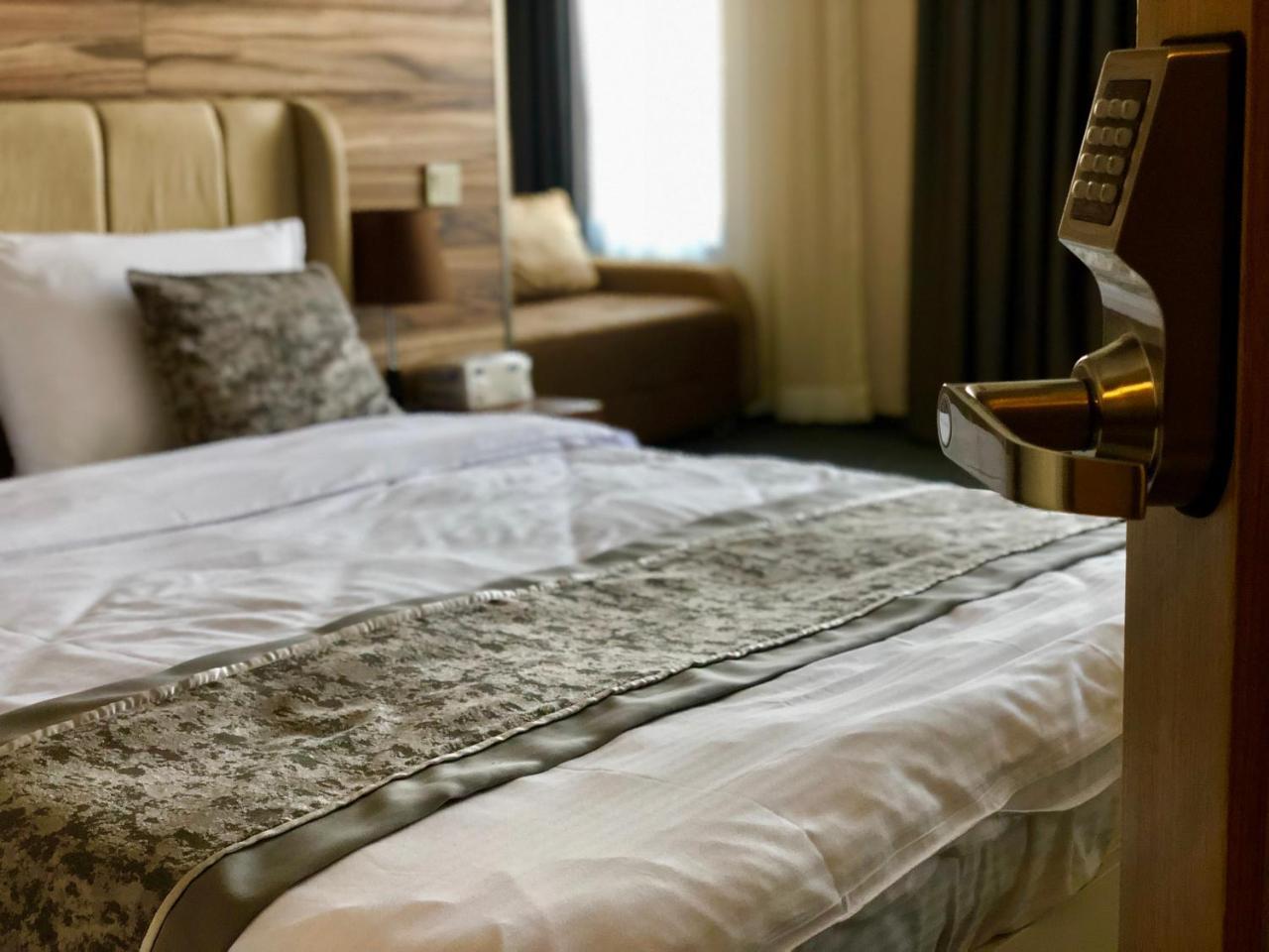Tbili Hotel Τυφλίδα Εξωτερικό φωτογραφία