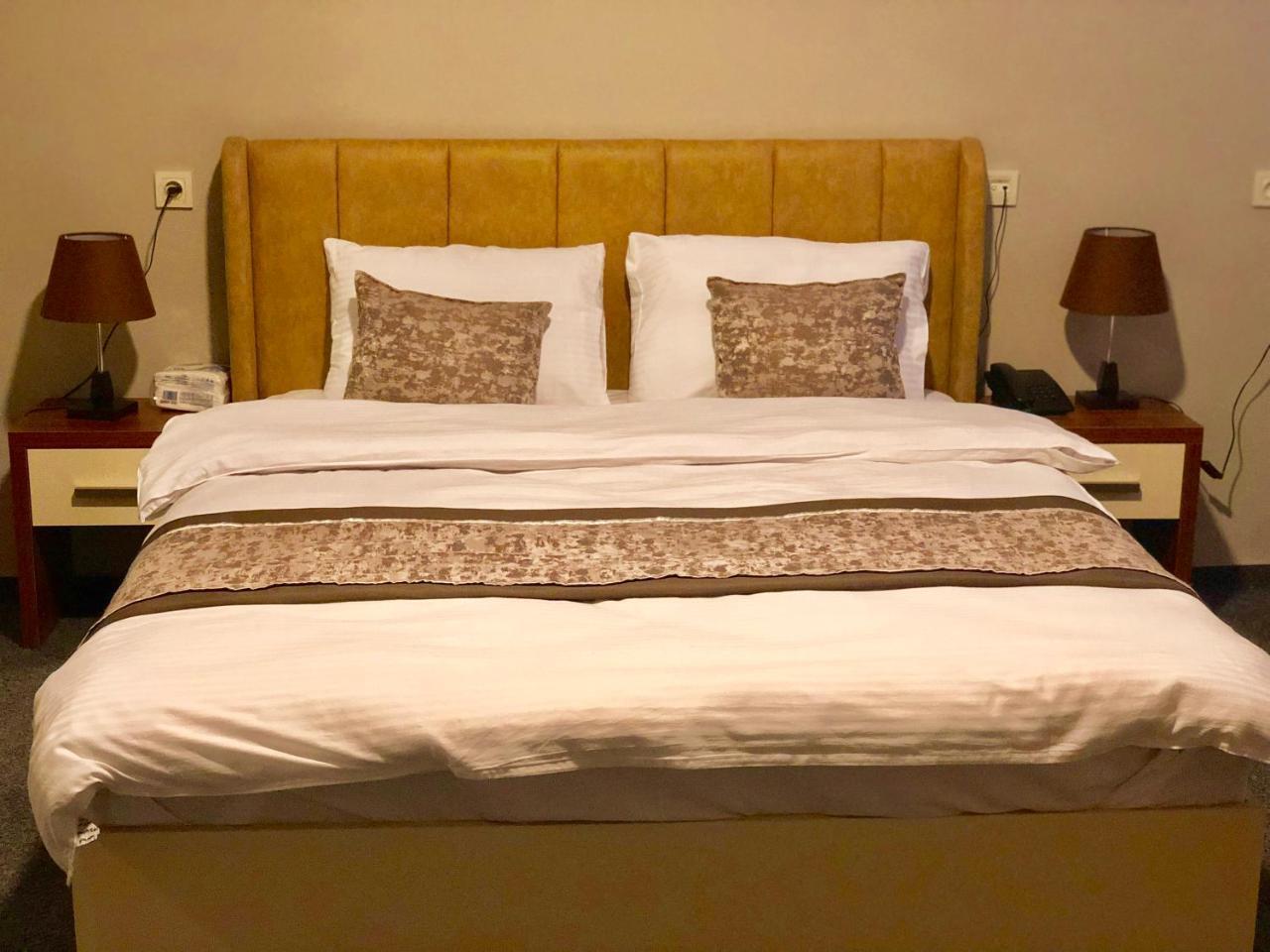 Tbili Hotel Τυφλίδα Εξωτερικό φωτογραφία