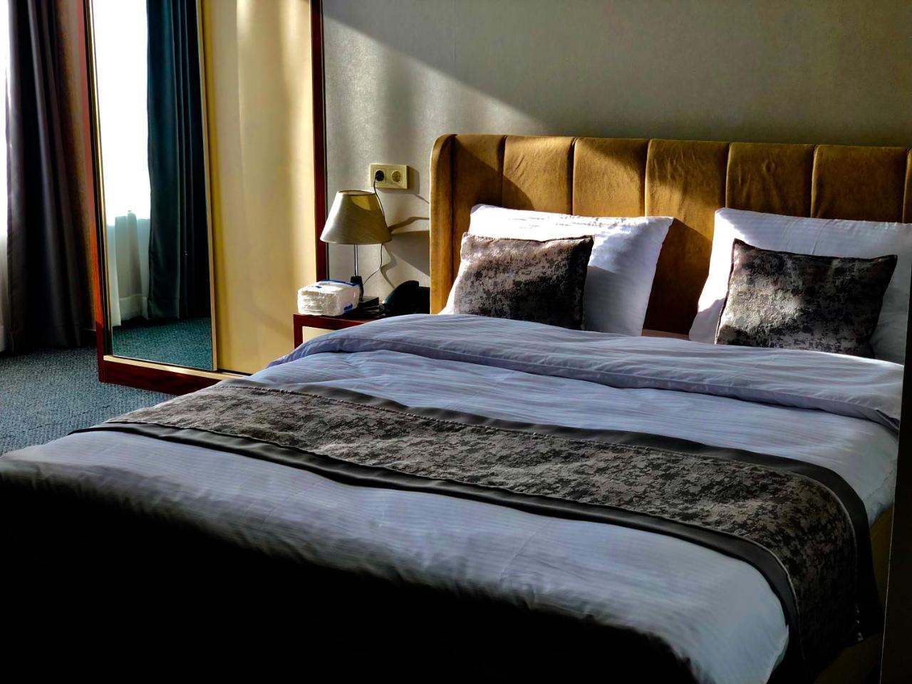 Tbili Hotel Τυφλίδα Δωμάτιο φωτογραφία