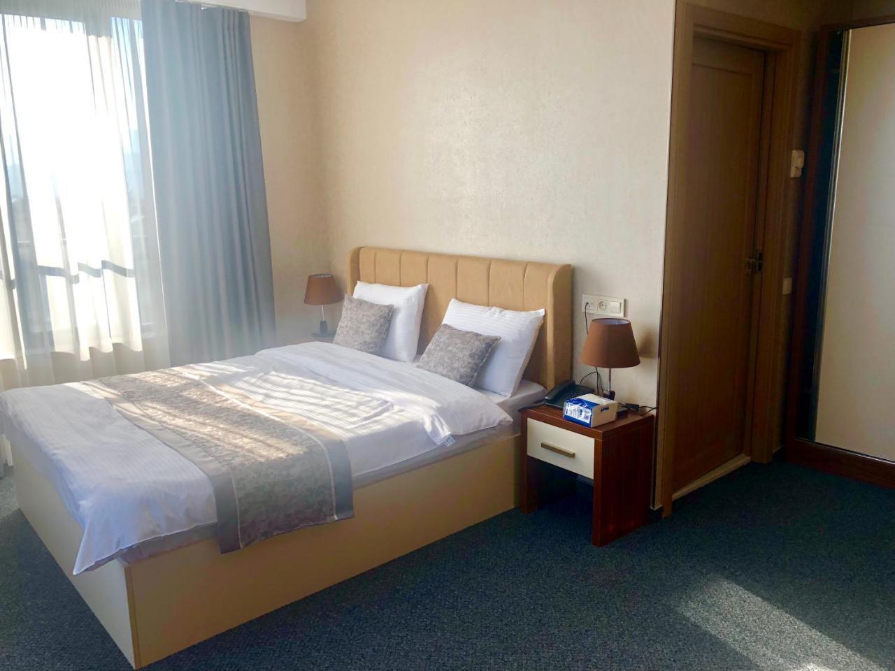 Tbili Hotel Τυφλίδα Δωμάτιο φωτογραφία